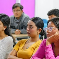 TWC WOW: Students Explore Ways to Earn from Social Media Thumbnail